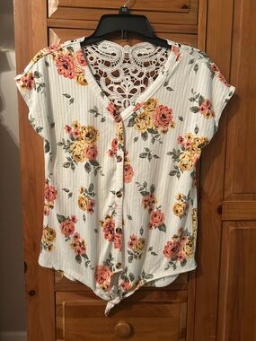 Bobbie Brooks Floral newButton-Front Top with Lace Back